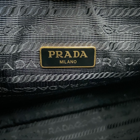 Prada Re-Edition 2005 Saffiano - Picture 11 of 12
